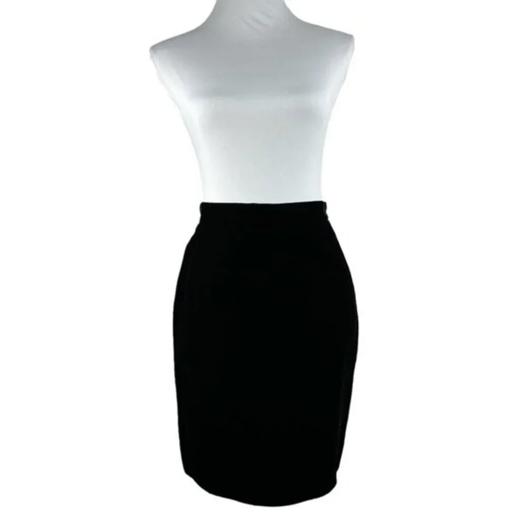 Valentino Studio Black Velvet Pencil Skirt Vintage Made in Italy W27 Hemmed
